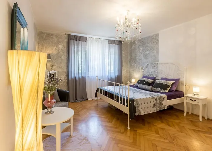 Artistic Chill Art Apartment 2+2.Centar Of Split.