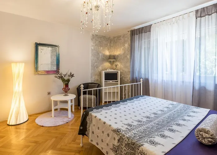 Artistic Chill Art Apartment 2+2.Centar Of Split.
